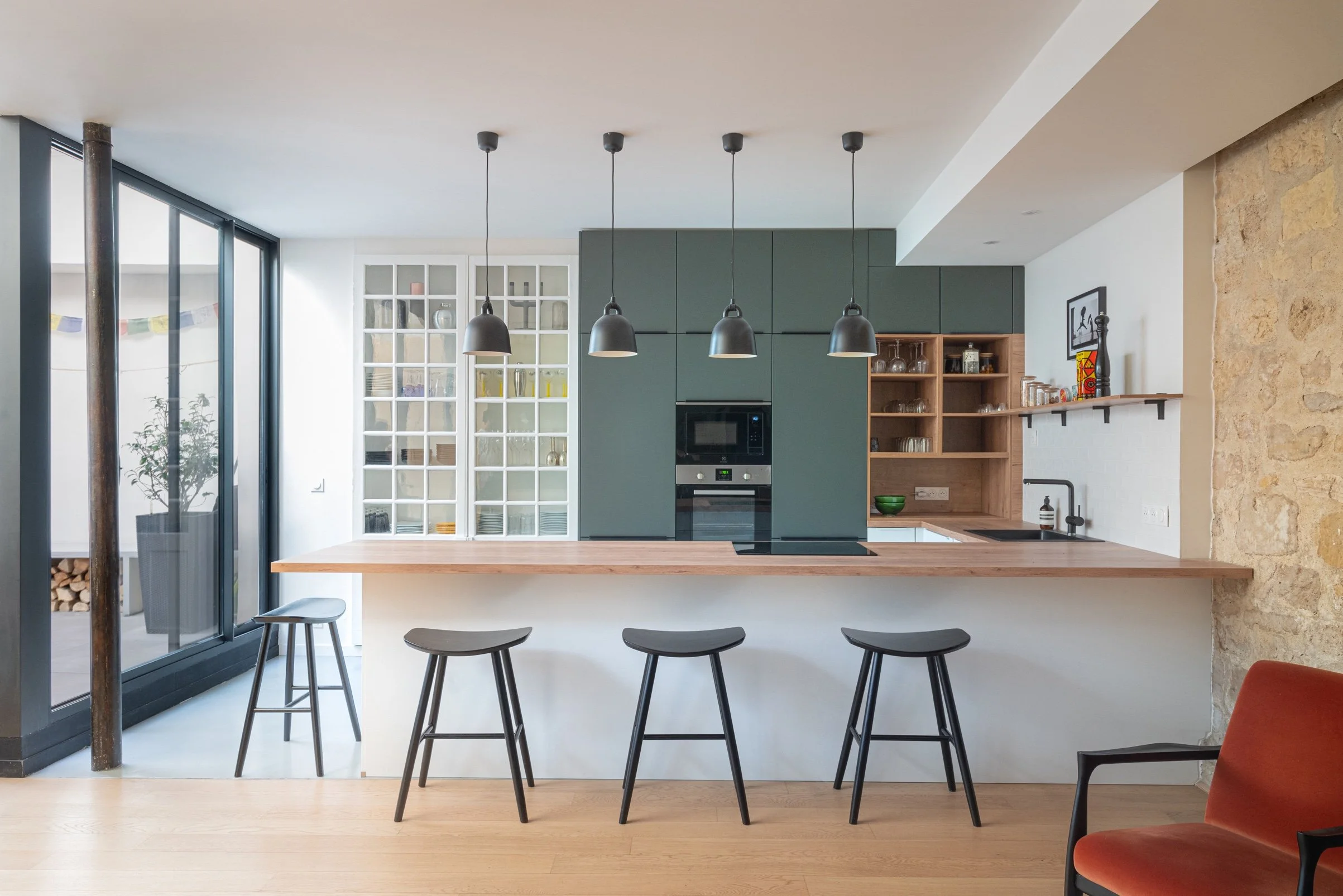 Cuisine du loft rénové à Montmartre, Paris 18e – Julie Durand architecte d'intérieur