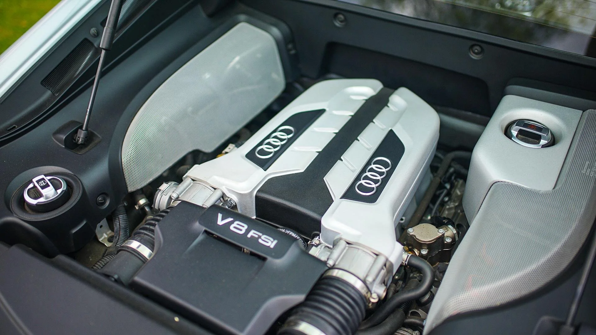 Audi R8 Engine V8