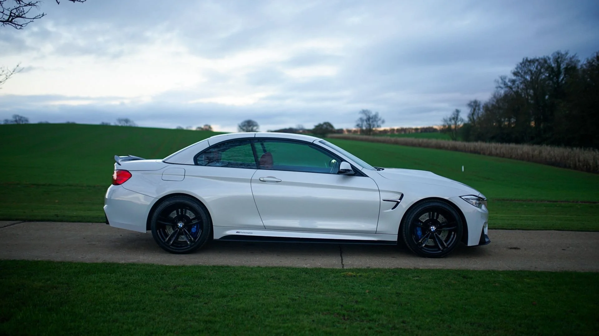 WhatsApp Image 2025-11-25 at 16.21.35.jpeg