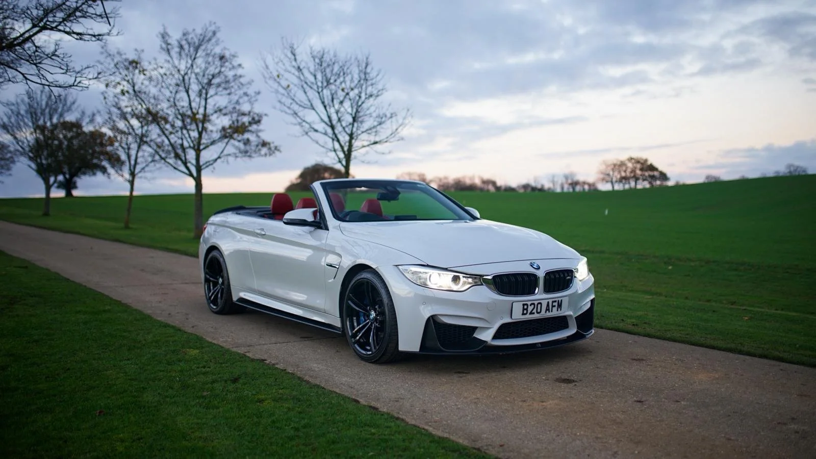 WhatsApp Image 2025-11-25 at 16.21.59.jpeg