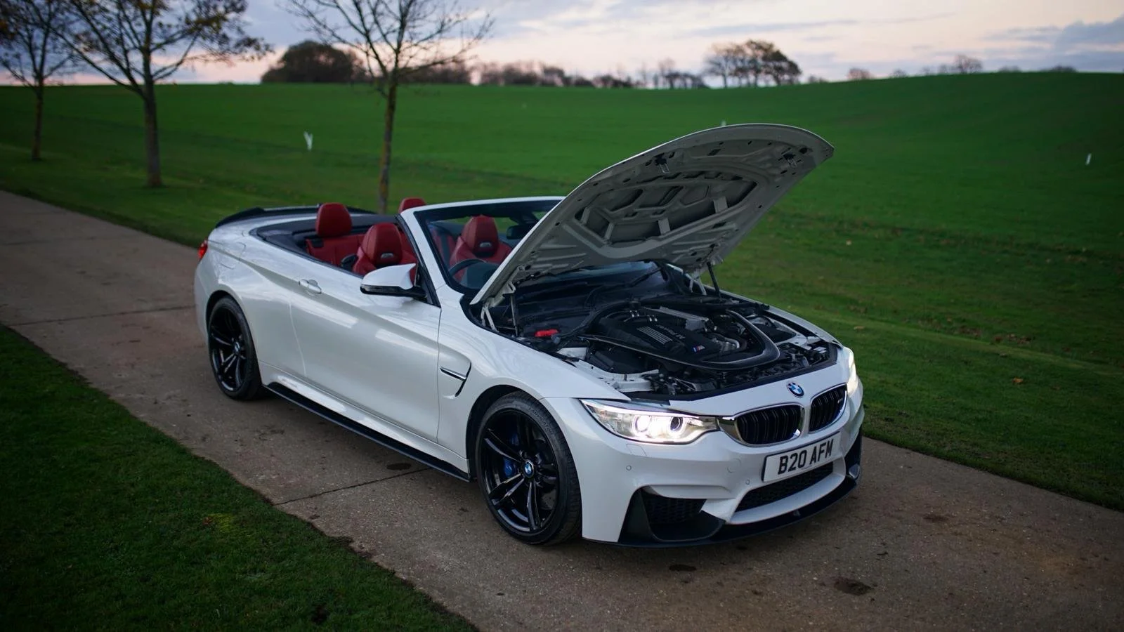 WhatsApp Image 2025-11-25 at 16.22.00 (1).jpeg