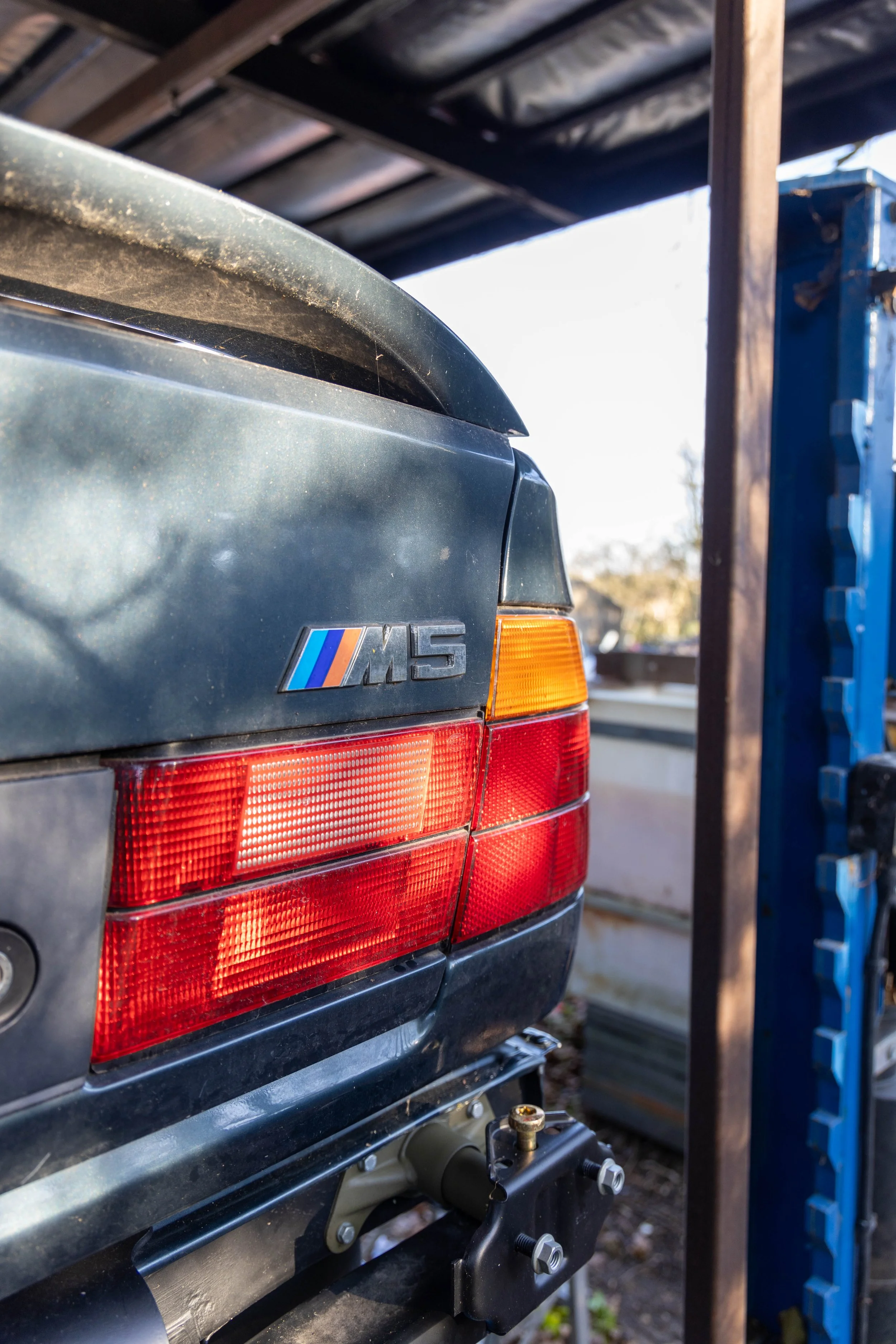 GQ-CAR-STORAGE-E34-M5-RESTORATION-14.jpg