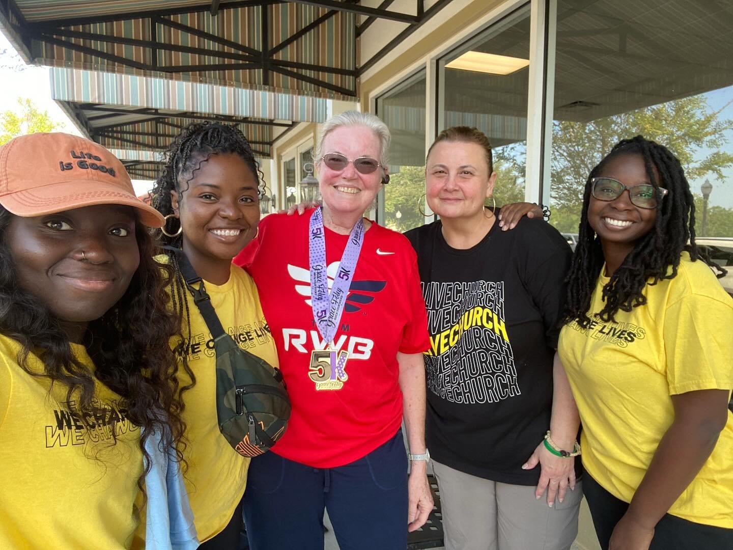 We had the pleasure of sending a team to serve at the Avalon Park 5K race to help with the race registration, pass out medals, and hand out waters. We loved serving our community in East Orlando!