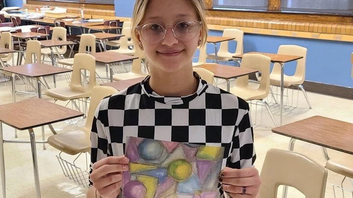 Student at Norfolk Junior High Wins ‘Artist of the Week’ in Online Art Competition