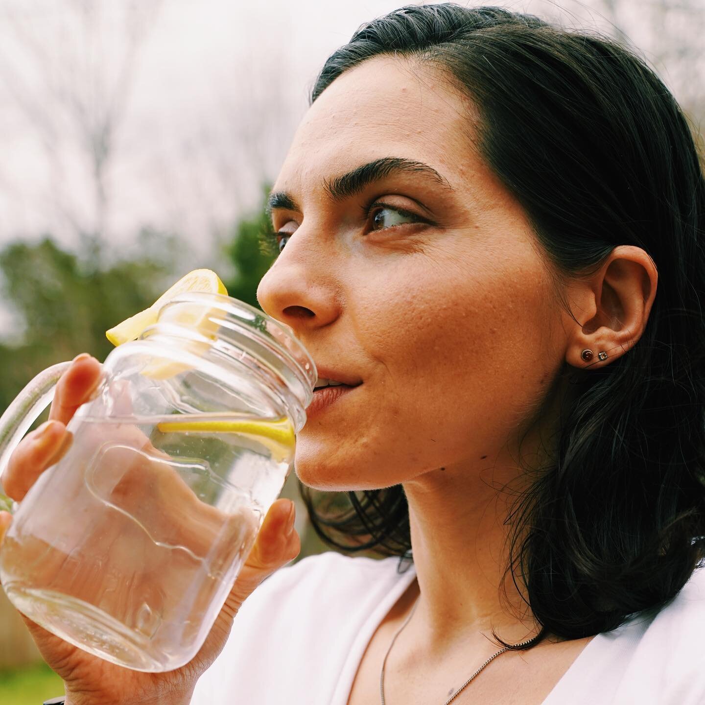 DRINK WATER! 💧 
You've probably heard this a million times, but I'm going to say it one more time &mdash; you've got to DRINK MORE WATER! It may seem like such common knowledge and elementary, but it's estimated that 75% of people are still chronica