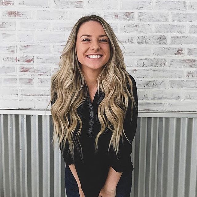 No better feeling then getting new hair!? Am I right!?😍
.
.
@hair.bywhitneyk slayed these extensions!