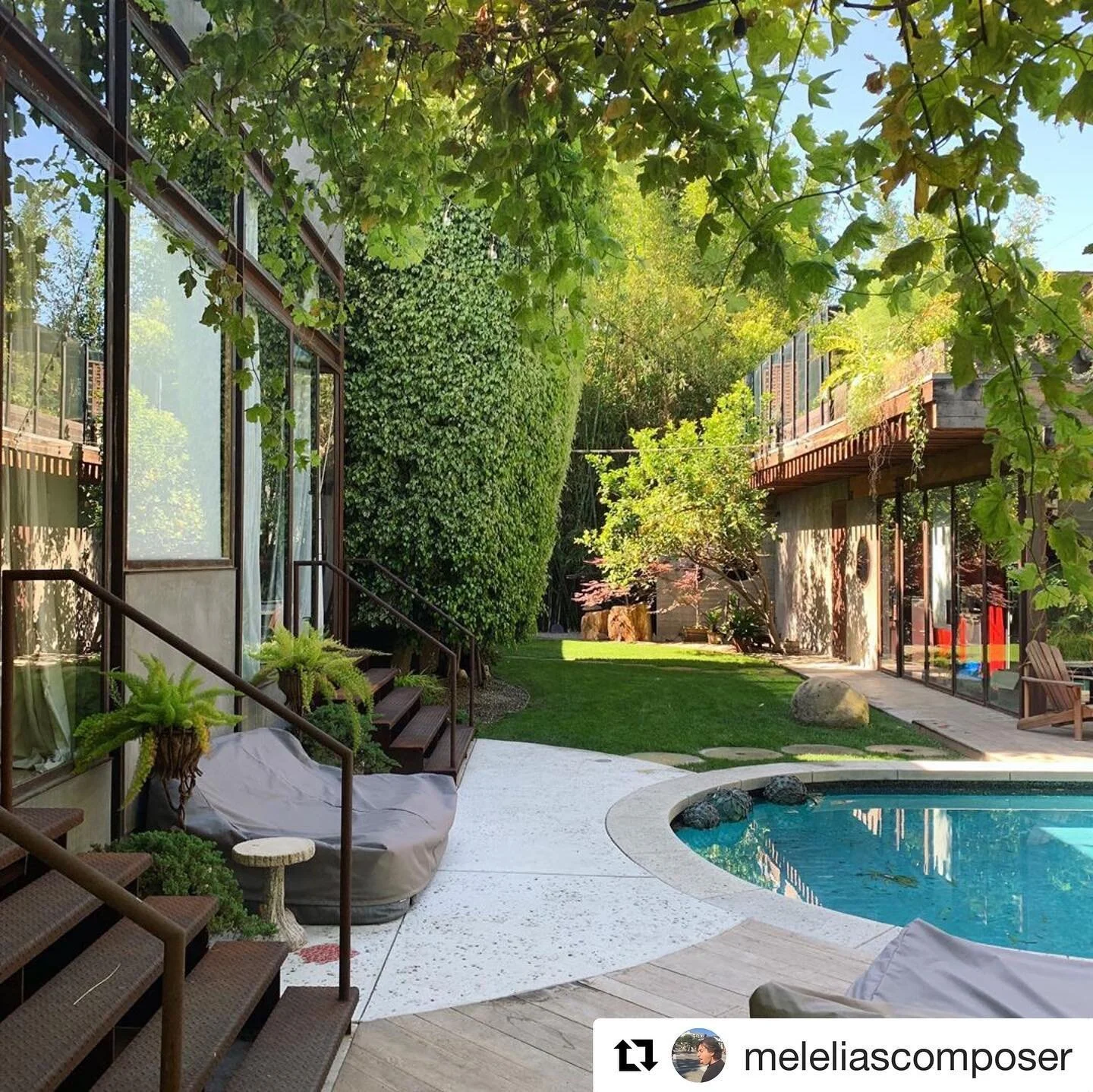 Springtime is treating us well at the #zendustrial house. #exteriordesign #zengarden #industrialarchitecture #atelierseb #westhollywood