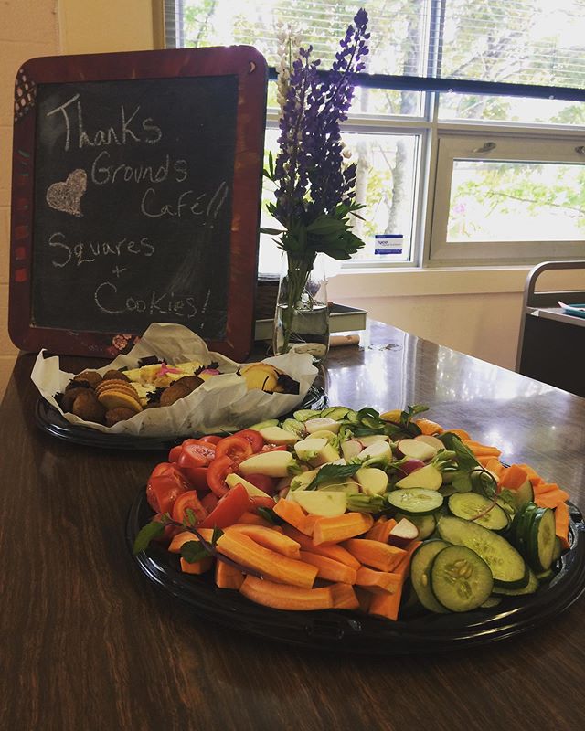 Grateful for the mountains of veggies and goodies from @thegroundsatmurrays that will keep us rocking out today! 😎Visit them in Portugual Cove for delicious fresh food, coffee and flora! 💖💐 #grnl2019 #community #shoplocal