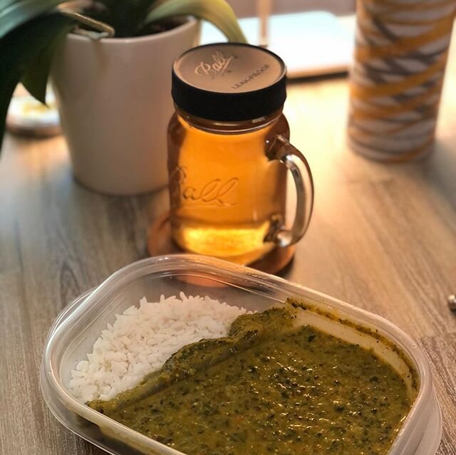 What a day today. Cardamom, ginger, clove, cinnamon tea from morning client, mung bean veggie stew from afternoon client. Now I am  hungry so bad! 😆🙏💕