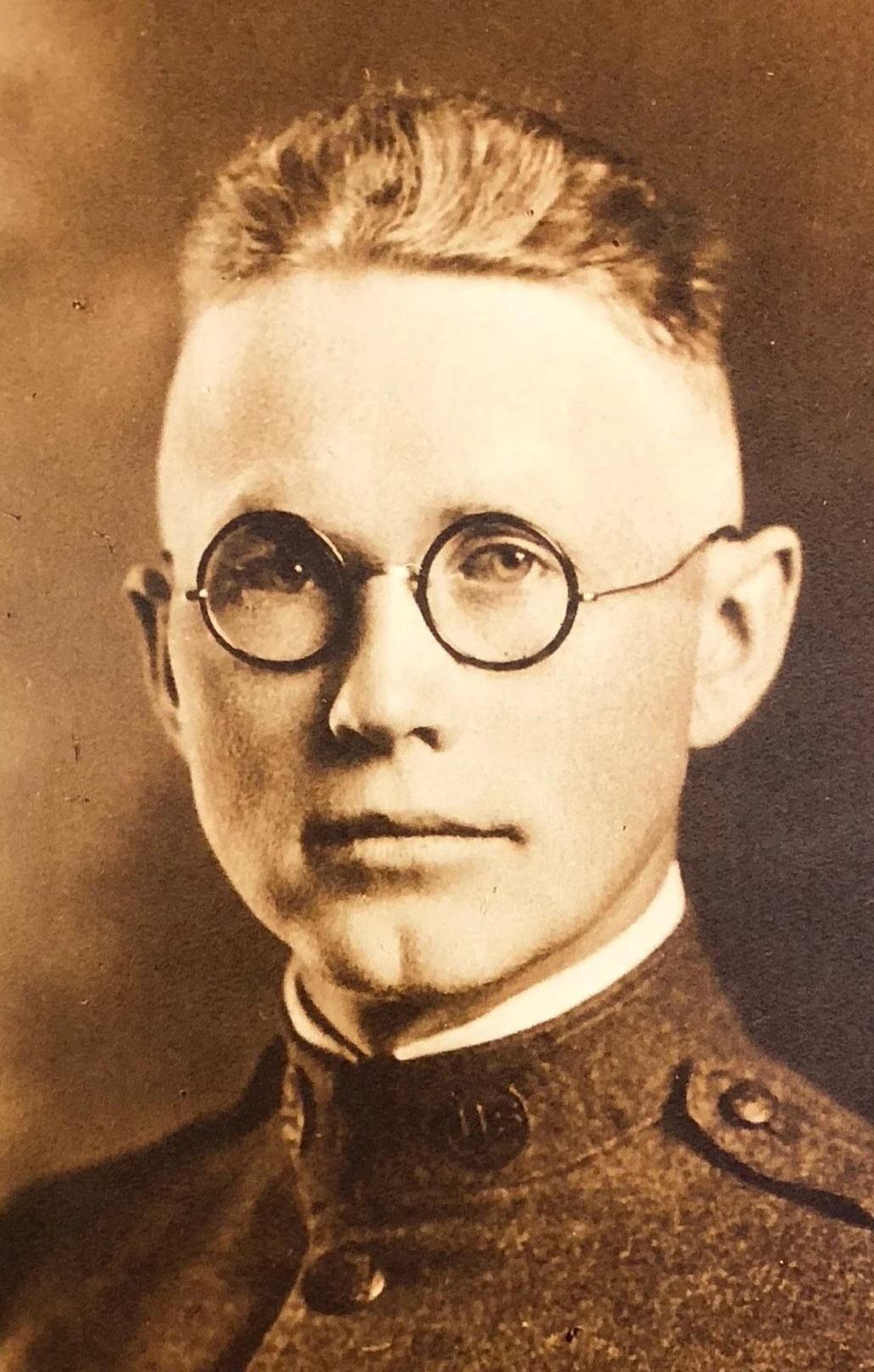 Photo of Grant Wood in his Army uniform