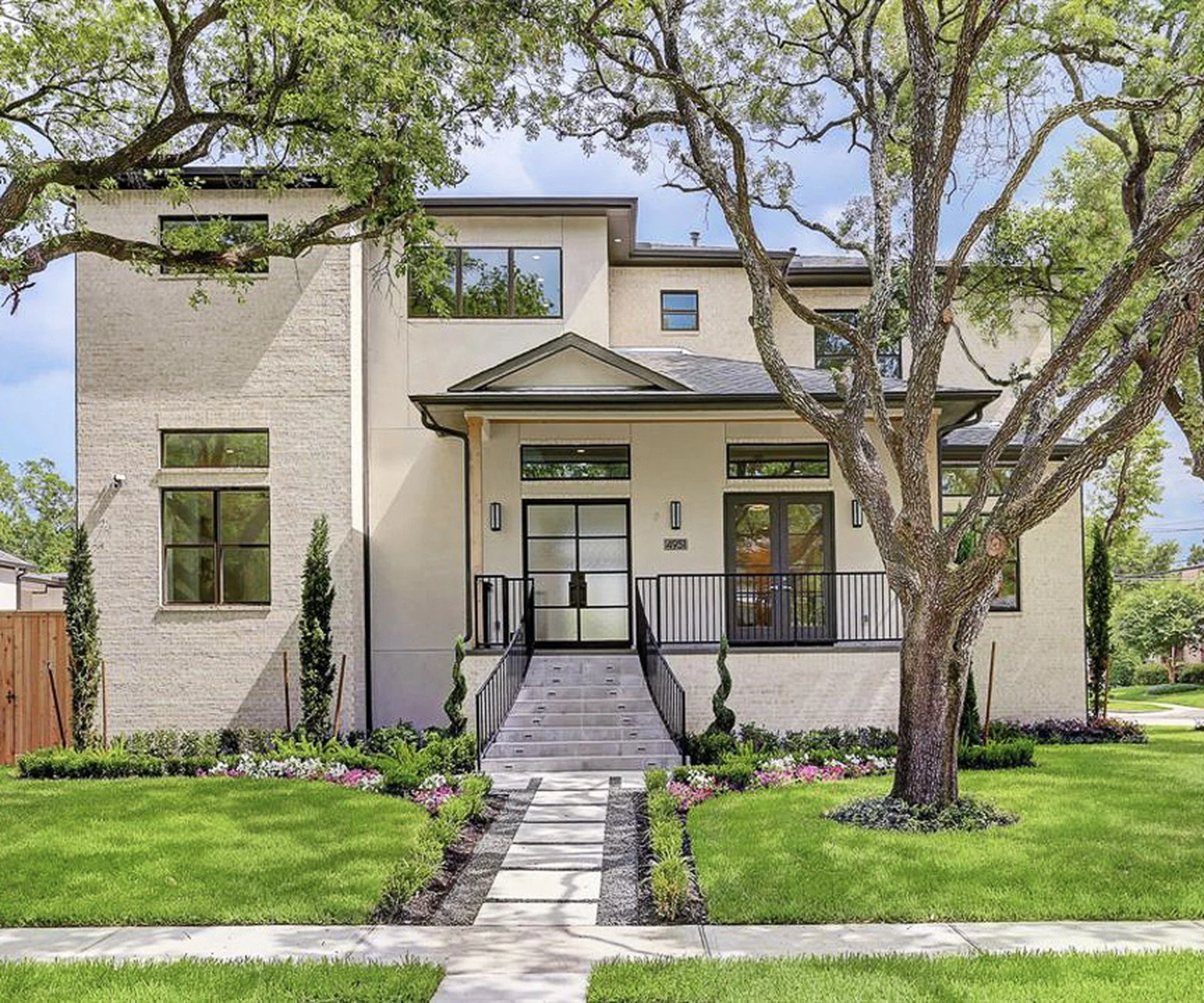 arieli-brick-and-stucco-exterior-view-optimized-1920.jpg