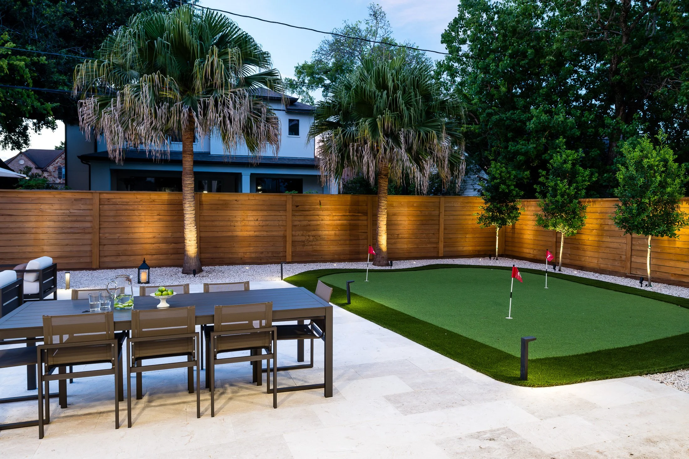 houston-putting-green-patio-outdoor-dining.jpg.jpg