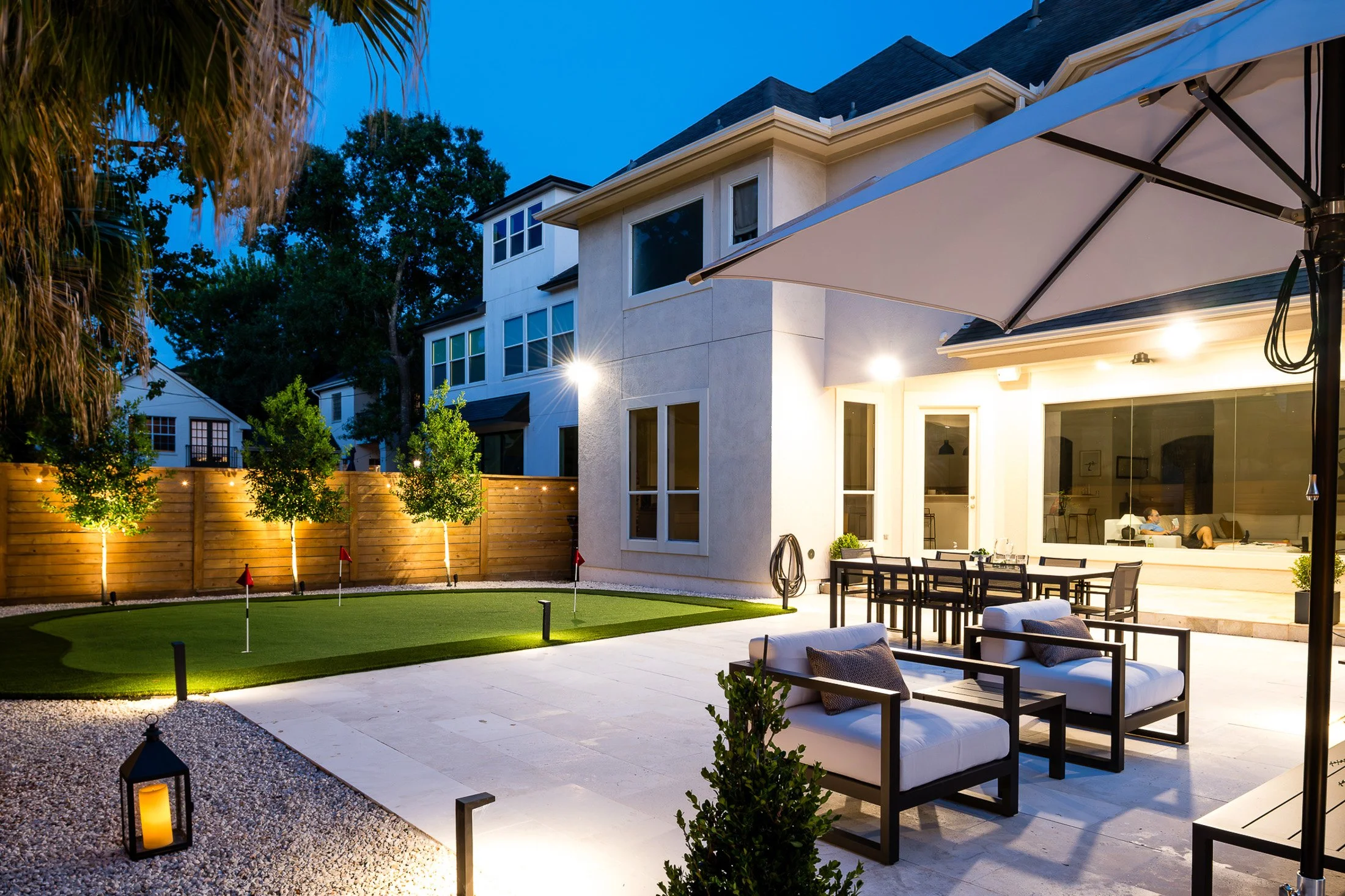 houston-backyard-patio-putting-green-evening.jpg.jpg
