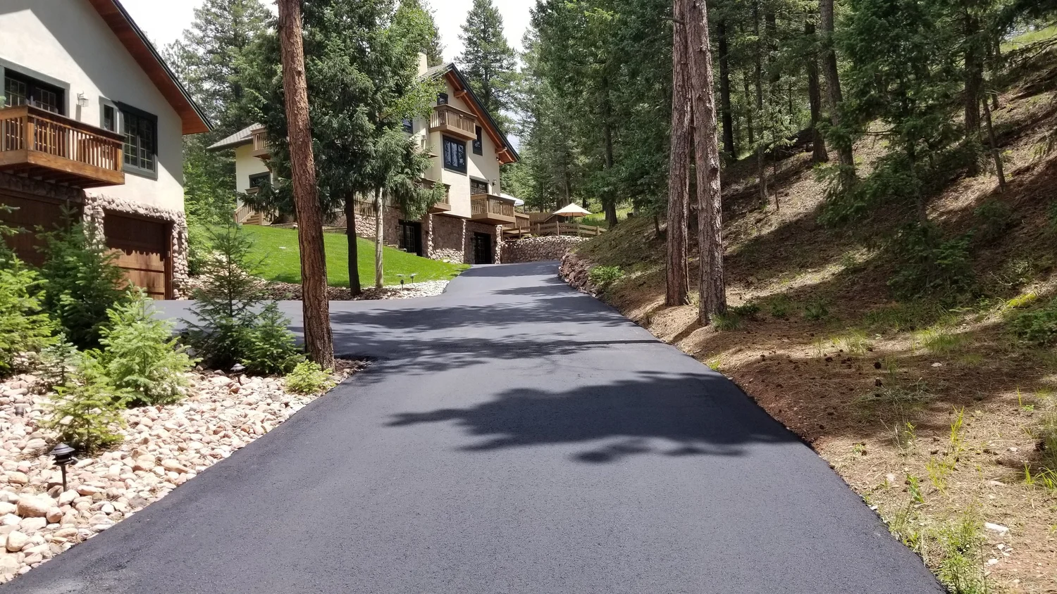 Divide Asphalt logo