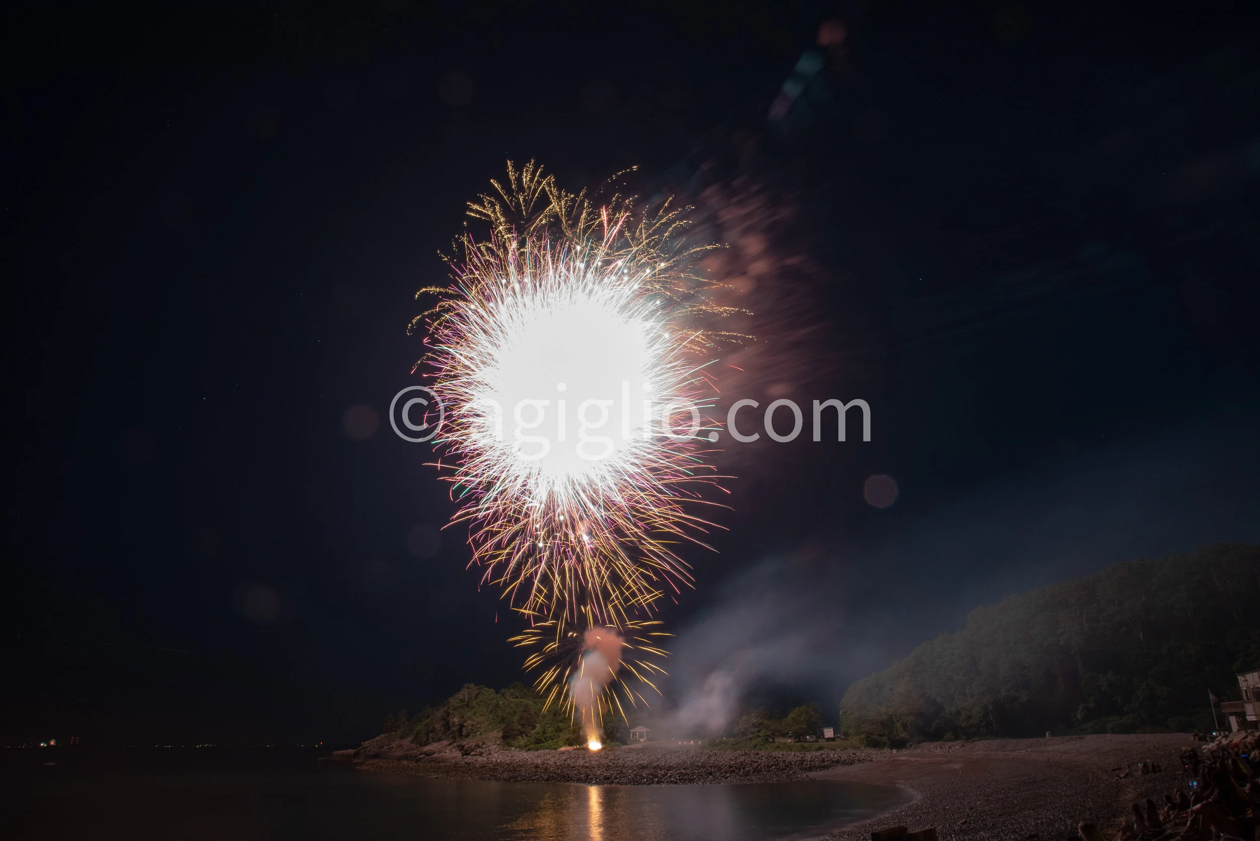 Nahant Fireworks 2018-09.jpg
