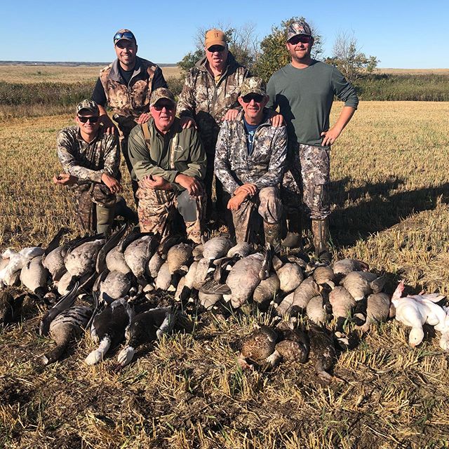 Nice morning shoot 6 man limit of dark geese with 7 snows and 5 ducks