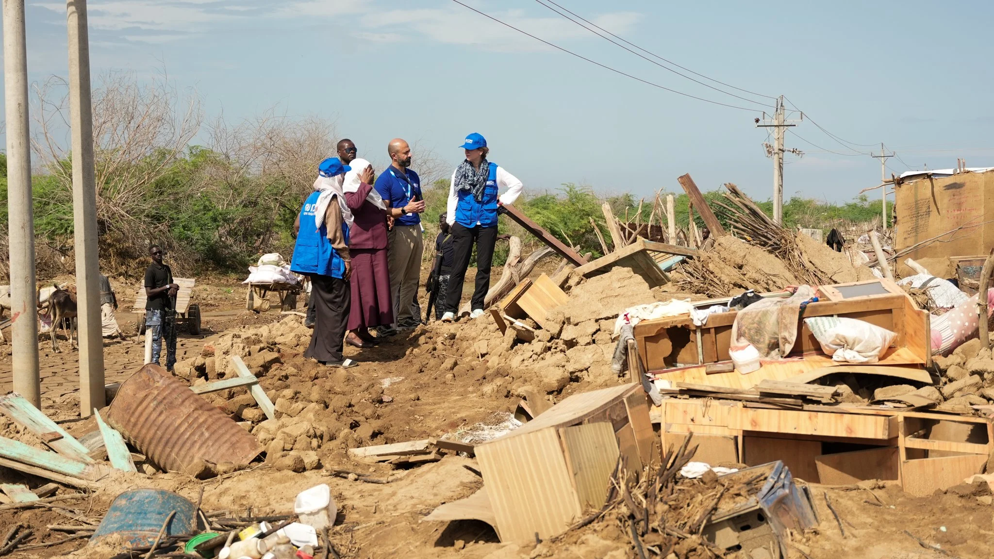 On 25 August 2024, the collapse of Sudan’s Arba’at Dam unleashed catastrophic floods, destroying 20 villages, displacing thousands, and cutting off vital supply routes. The disaster deepened Sudan’s crisis—where conflict and climate change collide—le