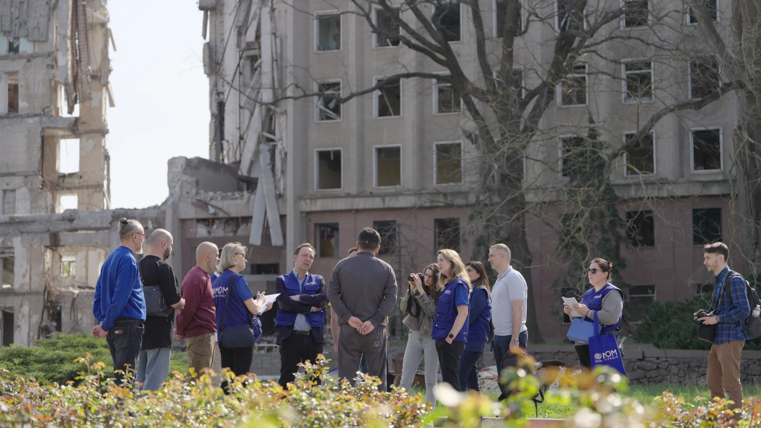 In Odesa and Mykolaiv, where missile strikes have scarred city centers—including the March 2022 attack on the Mykolaiv governor’s office—IOM provides shelter, essential aid, and psychosocial support to displaced families and communities living with t