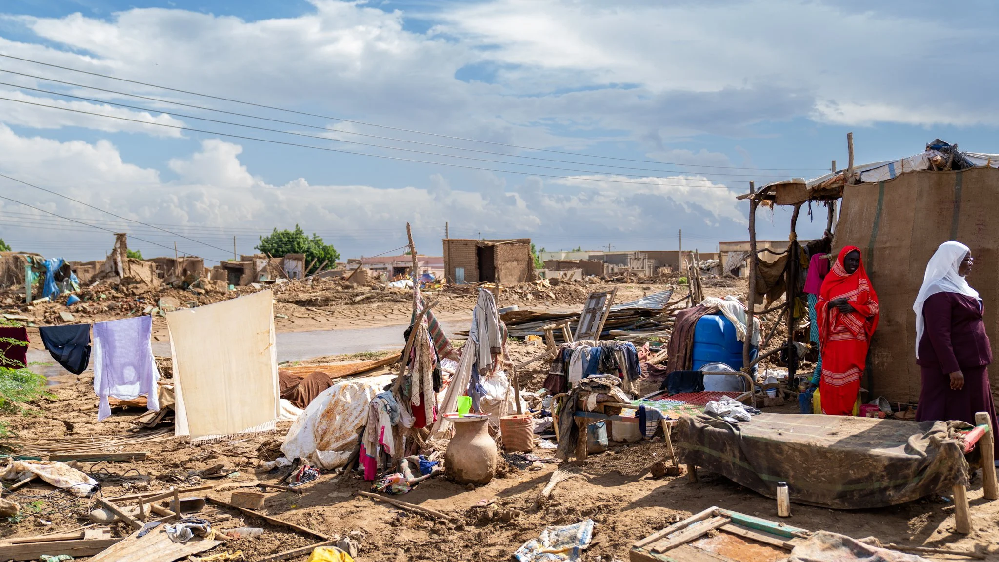 On 25 August 2024, the collapse of Sudan’s Arba’at Dam unleashed catastrophic floods, destroying 20 villages, displacing thousands, and cutting off vital supply routes. The disaster deepened Sudan’s crisis—where conflict and climate change collide—le