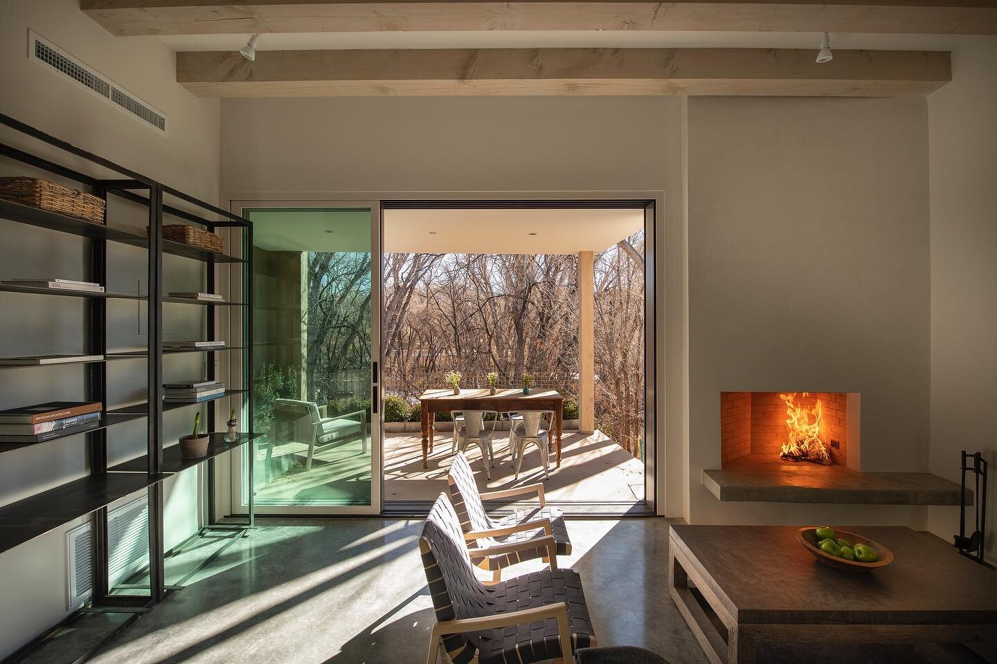 Cozy and modern. @sagehavensantafe has a few dates still open in May. Book your stay with us online. 
#SageHavenSantaFe
📸 @douglasmerriam