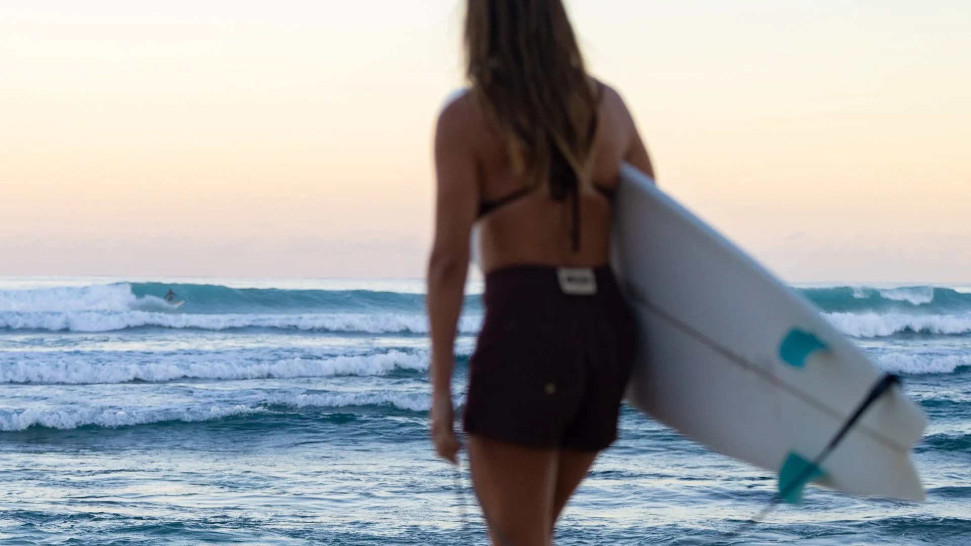 Furrow-Surf-Craft_Skylark_Twin-Fin_Anna-Gudauskas_North-Shore_001.jpg