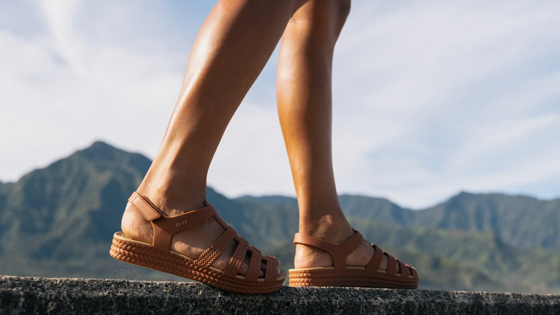REEF_Water-Friendly_Sandals_Shoe_Photoshoot_Oahu_Sarah-Lee-Photo_001-3.jpg