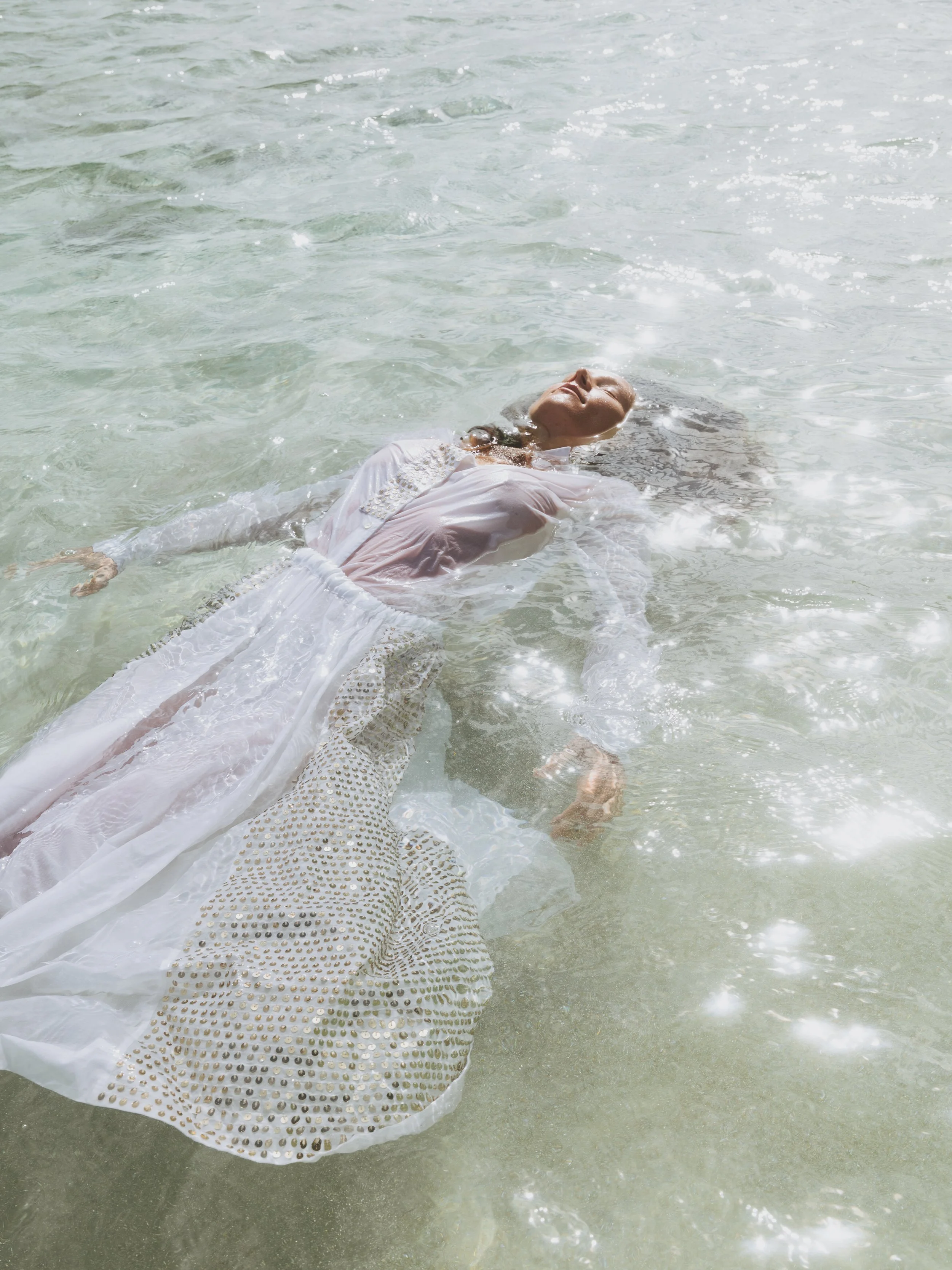 forte-forte_underwater_fashion_floating_woman_dress_7914.jpg