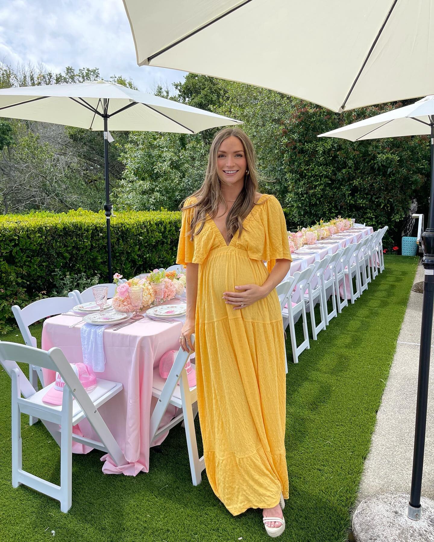 The best day celebrating our gals 🥹 Overwhelmed with gratitude for the support and love that surrounds us. #babyshower #twinpregnancy