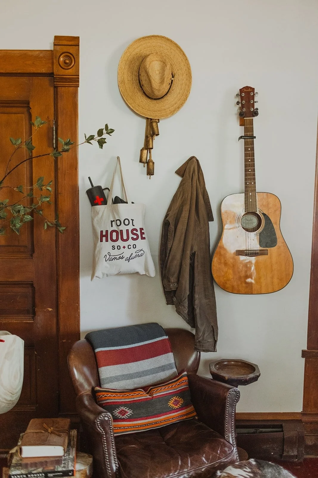 Cozy for The Holidays

come join - Sunday hours :
8am - 6pm

.
.
.

#roothouseco #coffeeshop #vamosafuera #rootforeachother #pagoslow