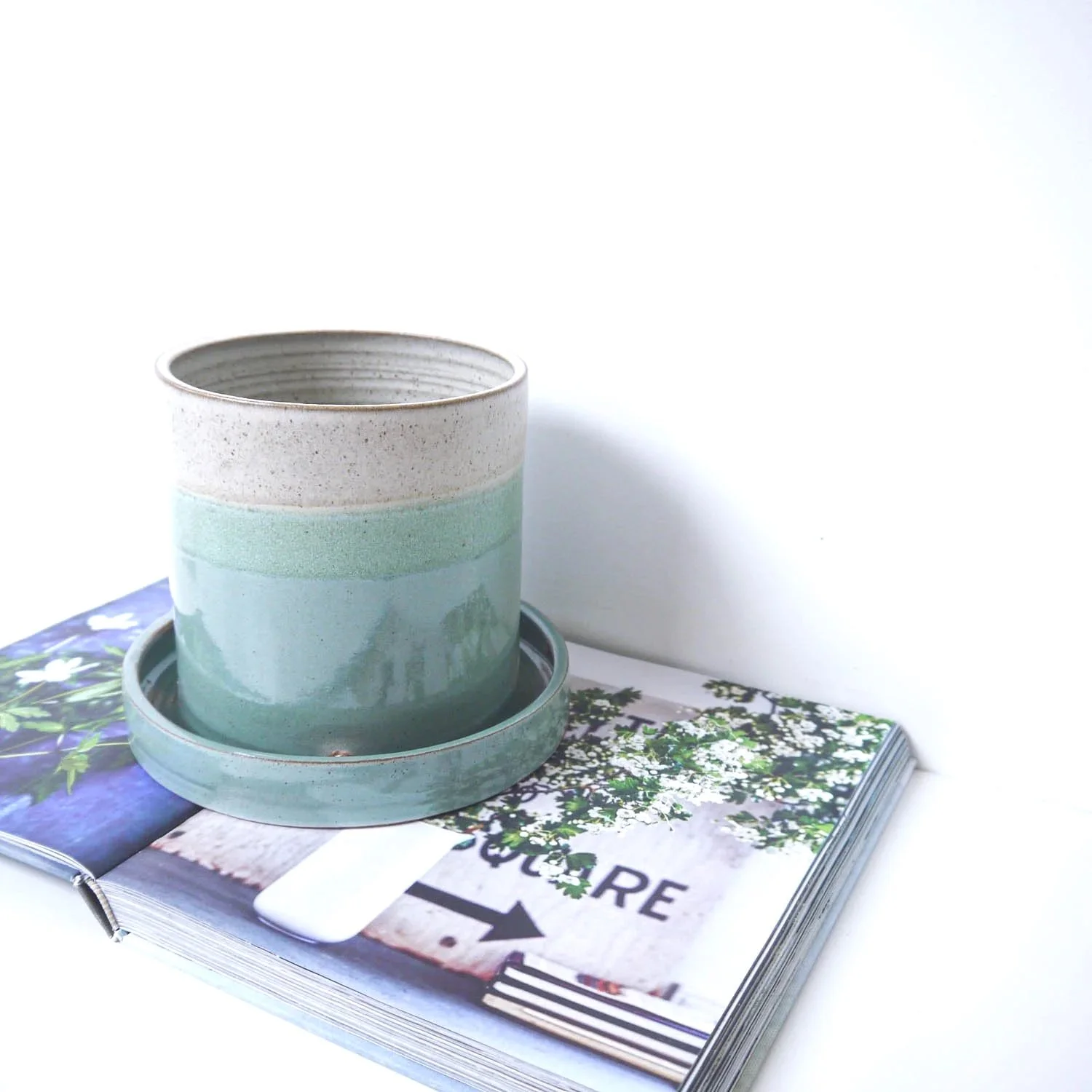 PLANTER-LRGE-GG-STRAIGHT-3.jpg