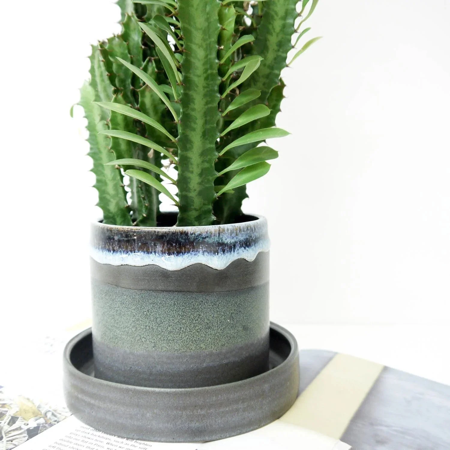 PLANTER-BLACK-2.jpg