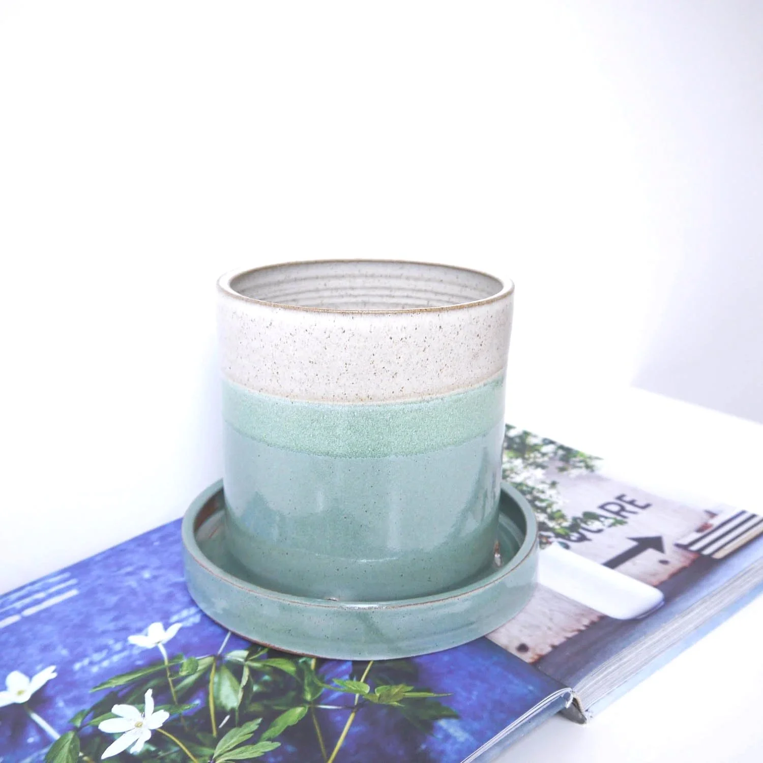 PLANTER-LRGE-GG-STRAIGHT-1.jpg