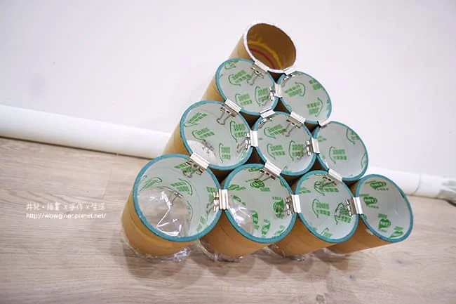 【DIY】聖誕節沒處去?井兒教你在家裡玩金勾杯洞洞丟丟樂!