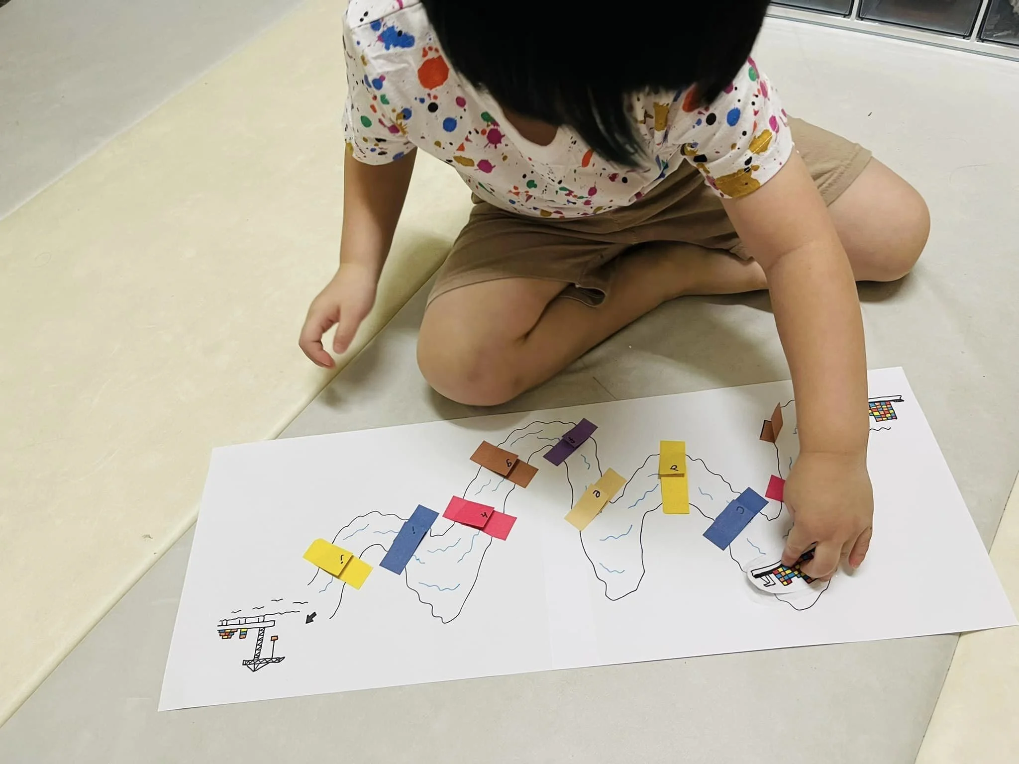 ABC字母遊戲!跟著Nyle用交通工具玩英文密碼闖關遊戲
