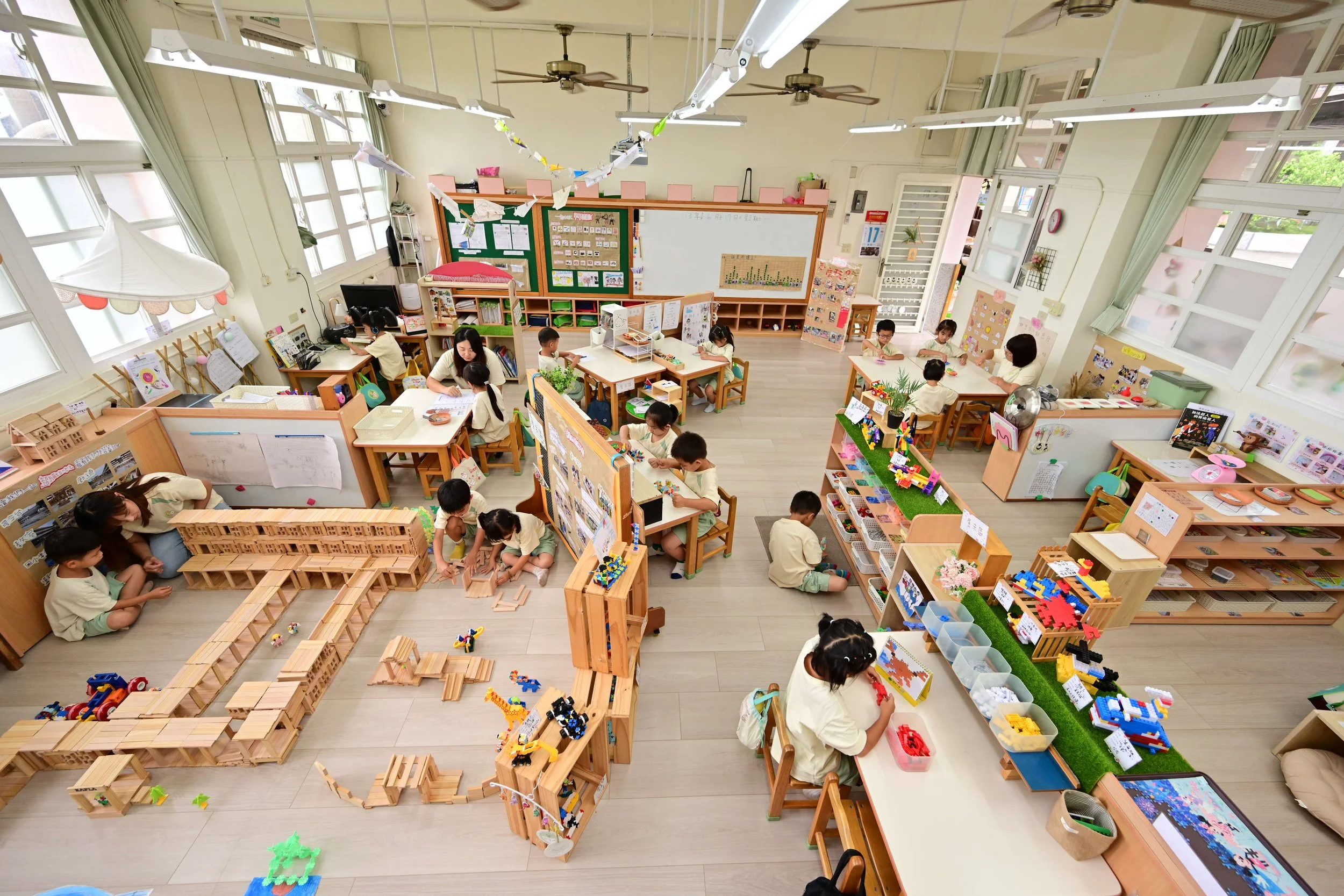 幼兒園怎麼挑 ? 這 4 點絕不能妥協 ! 師生比、合法性、教學特色、空間環境一次教你看清楚 【2025年版】