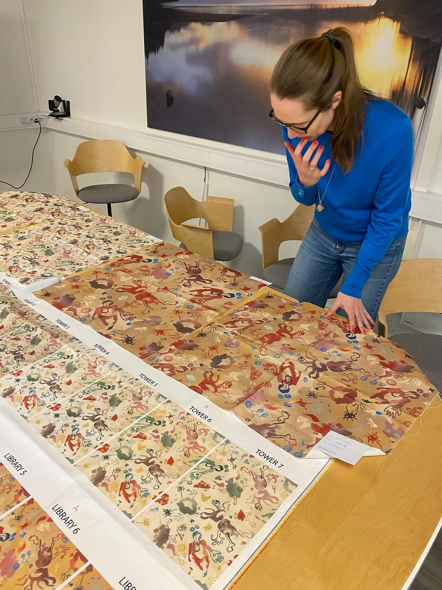 Sorting out the ringt color samples 🤔😅 with Alice and Anette 🥰
It’s always difficult to choose, and at some point you just have to pick one even though you never can make up your mind 😅
@hobooslo