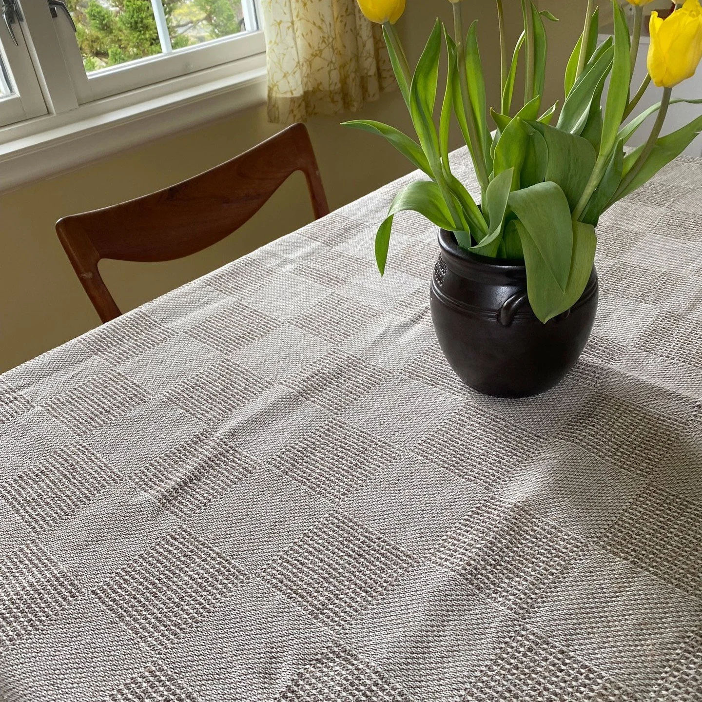 NEWS! I finally got the new waffle table cloth from the weavery. It`s so beautiful, both for everyday and festive occasions. And you can order this one in 6 different colours aswell through 16th November. Have a look in the webshop (link in bio). It'