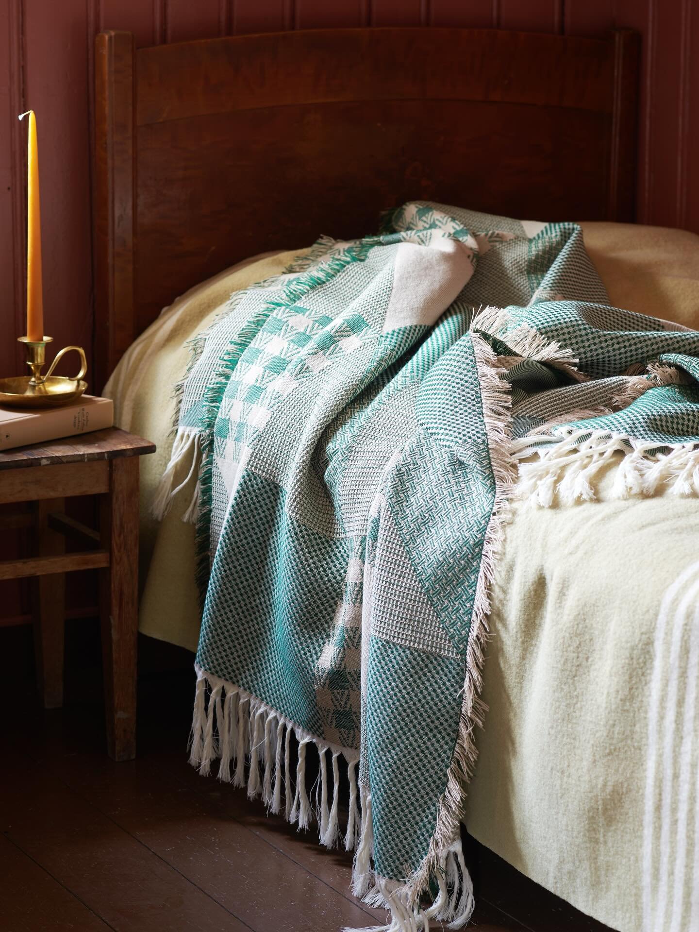 NEW COLOUR🎄💚🦚 The Green Patchwork throw - evoking pine forests and the calm of a winter landscape.​

A modern tribute to tradition and craftsmanship. The Patchwork blanket from Plesner Patterns is inspired by the checkered patchwork blankets that 