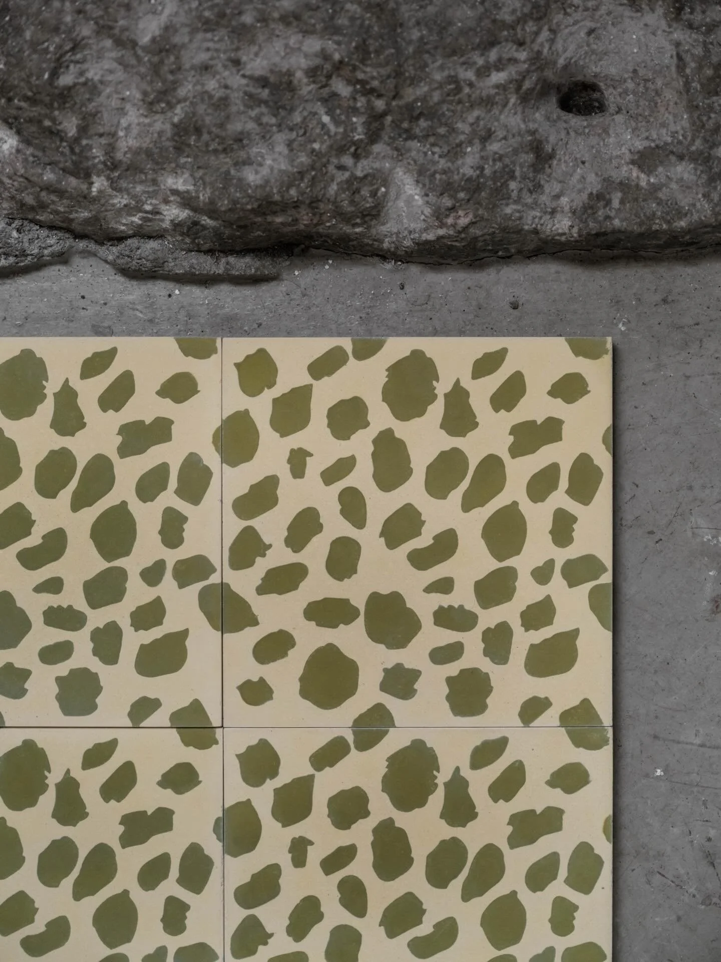 Mosaic tiles 🫒 Plesner Patterns x @farfarfliser 

Foto @boliggram