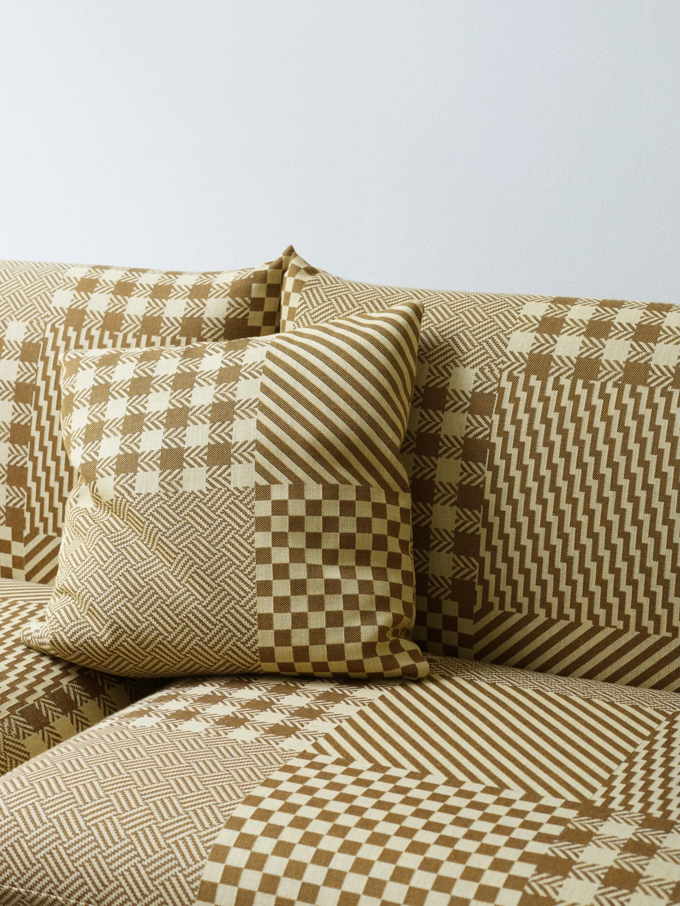 This upholstery fabric is a continuation of the Patchwork throw, launched by Plesner Patterns last year. A contemporary interpretation of the classic patchwork quilt, a tribute to craftsmanship, time, and care. Its large-scale checks give the fabric 