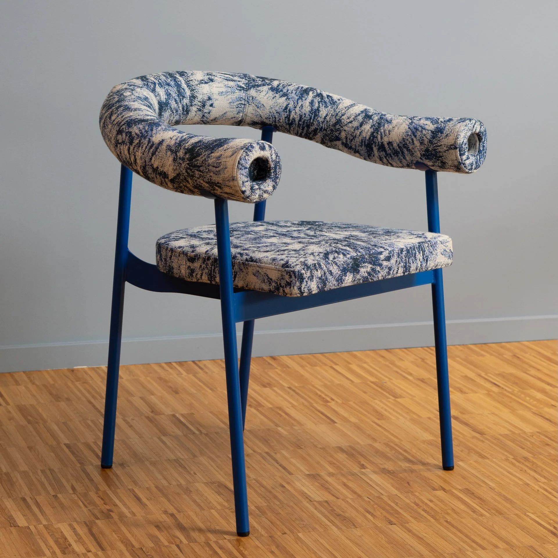 The new Balloon textile og the @offecctofficial Font dining chair. Have a closer look in @flokk_design showroom ☀️
The textile is woven at @innvik_as 🇳🇴