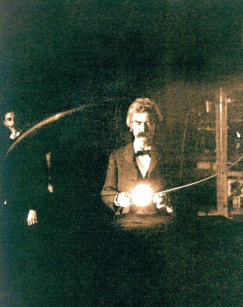 Mark Tven u Teslinoj laboratoriji 1894. godine