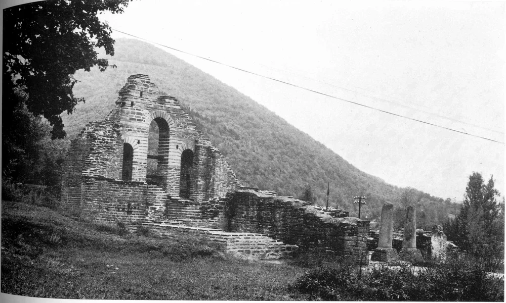 Crkva Bogorodice u Toplici.jpg