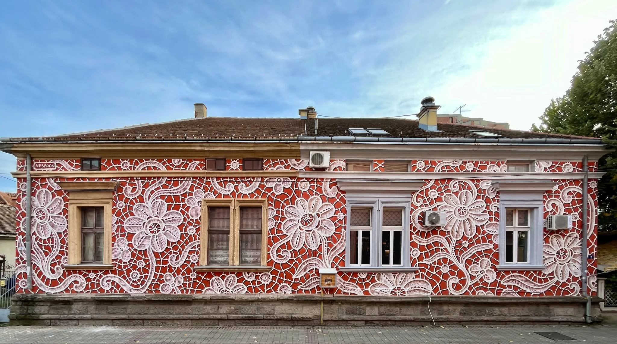 GRAD MURALA: Mesto u Srbiji u kome stare fasade postaju NOVA UMETNIČKA DELA kojima se divi ceo svet