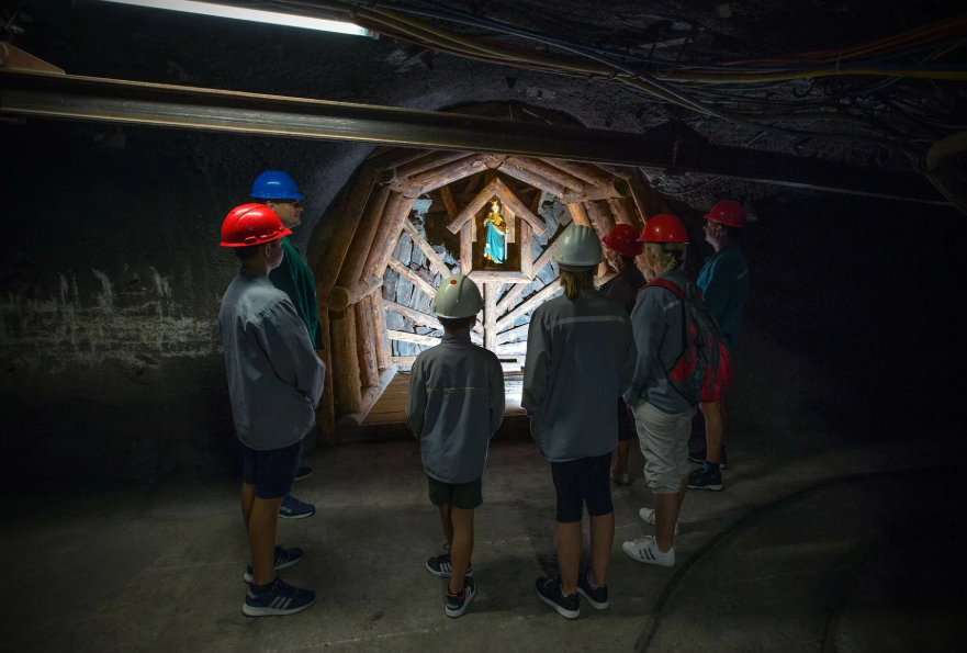 SIŠLA SAM U RUDNIK, 160 METARA ISPOD ZEMLJE! Ugalj se ovde kopa 150 godina, a pogledajte ŠTA sam zatekla