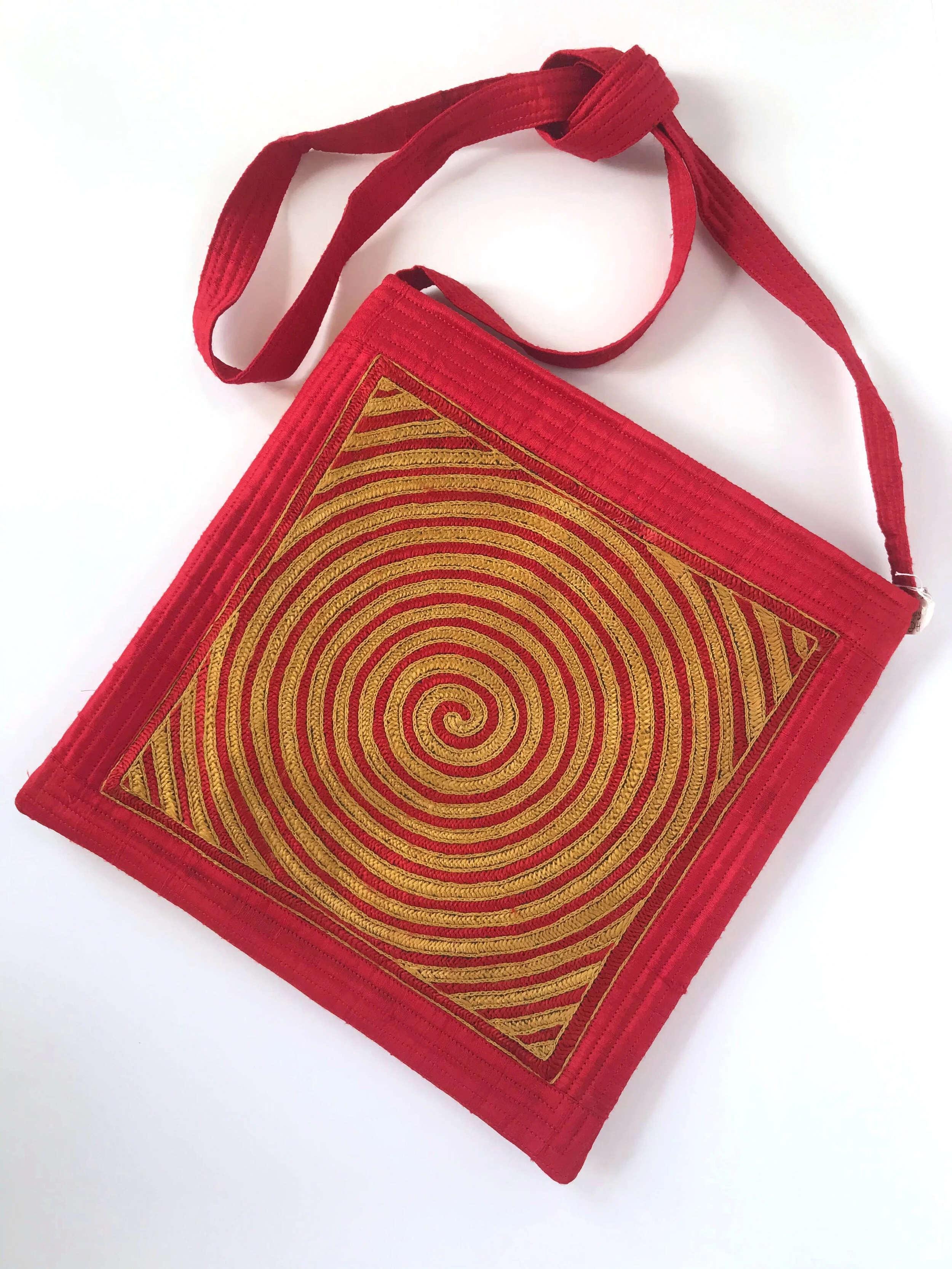 001A_ Hi_TShldBagRED.jpg