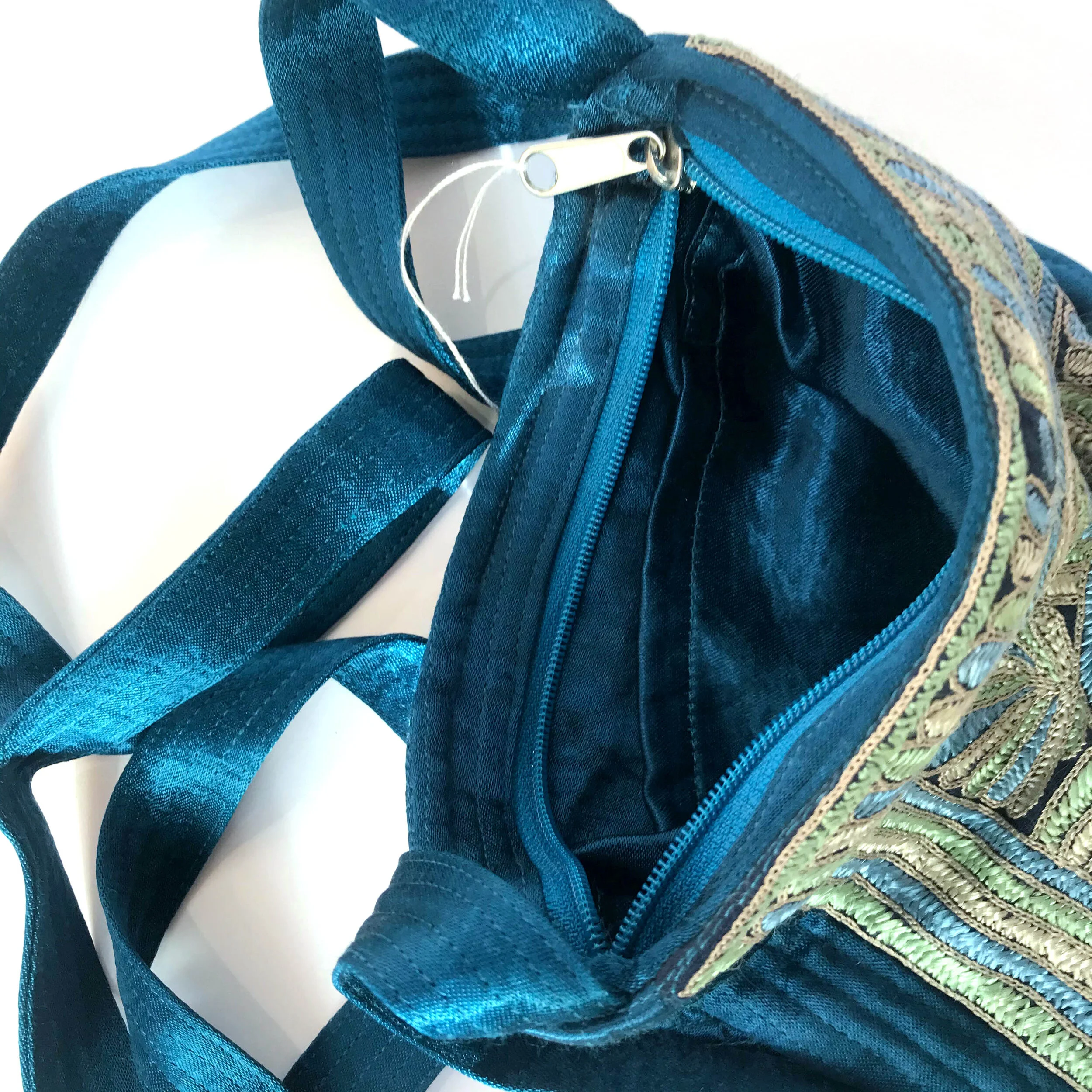 006B_ Hi_TShldBag.jpeg