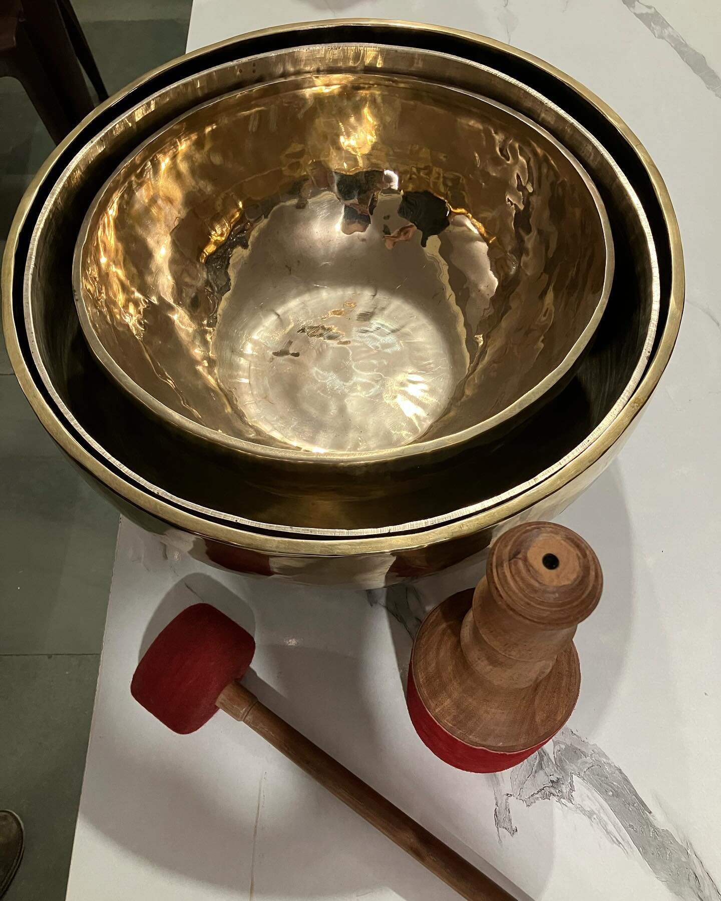 We take great care selecting our singing bowls and gongs. Come along to Kings Parade and explore the collection  #soundhealing #singingbowlstherapy #singingbowls #soundbath #gongbathmeditation #gongs #meditation