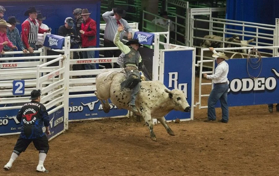 EOS Rides the Bull, cryptocurrency price stays strong even after Stellar Lumens [XLM] overtake