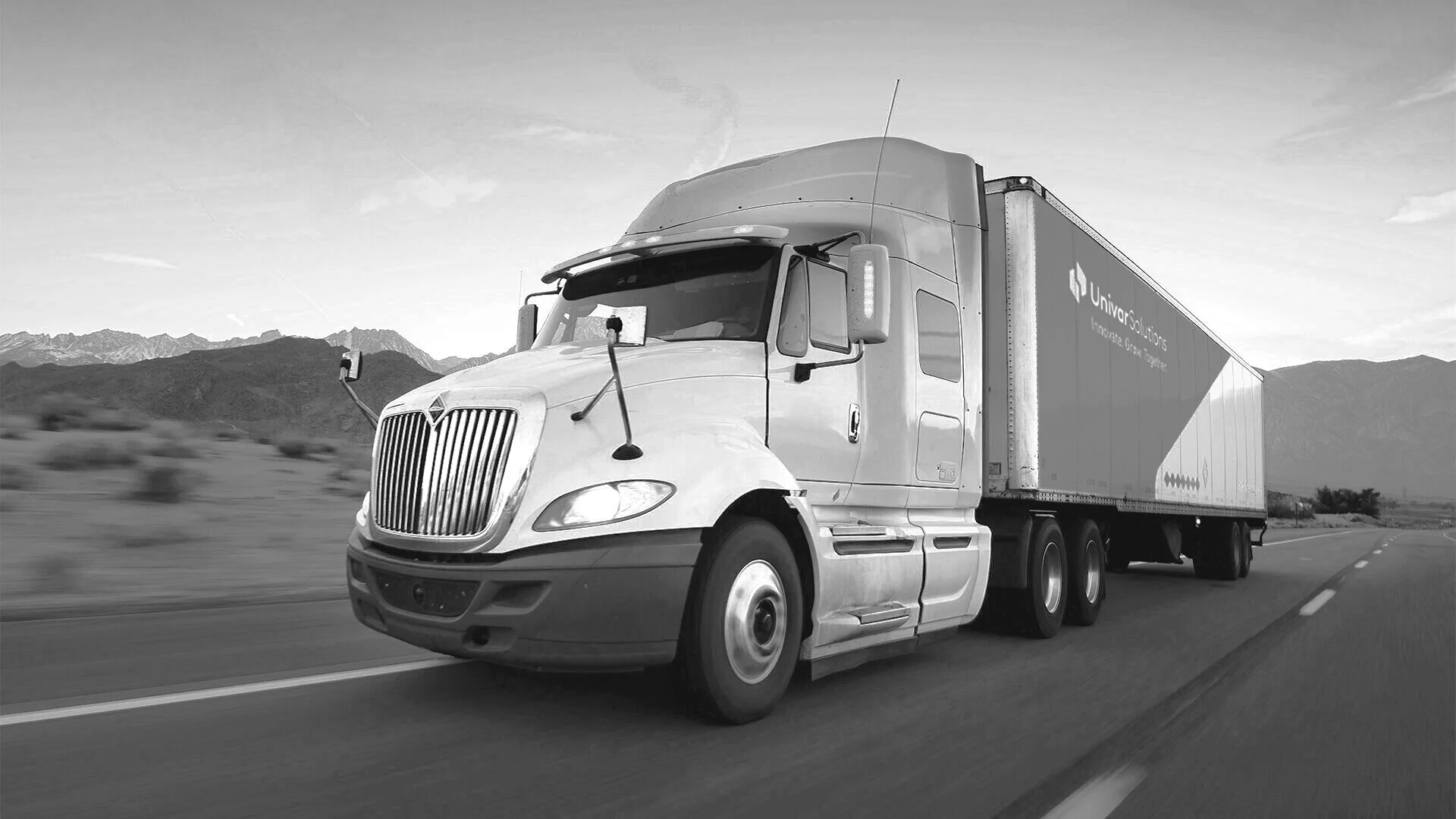 Univar+Truck_iStock_000049991352_wmountains_rev.jpg